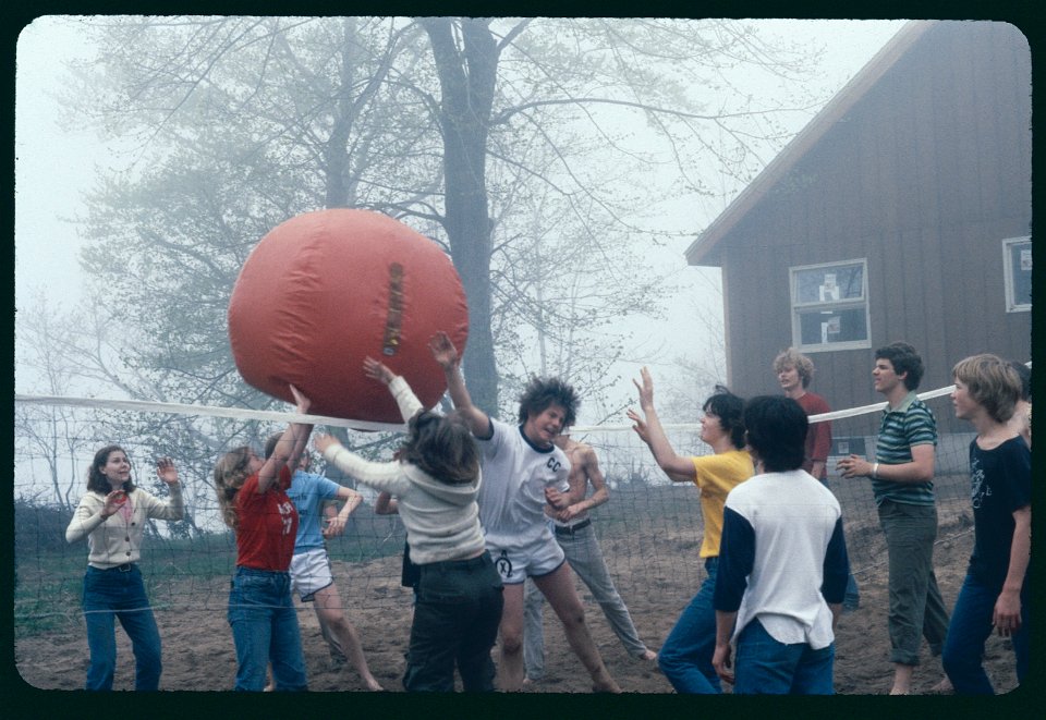 Earthball Volleyball 1976 -2